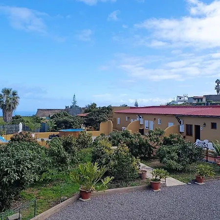 Casas Quemahierro 度假居 *